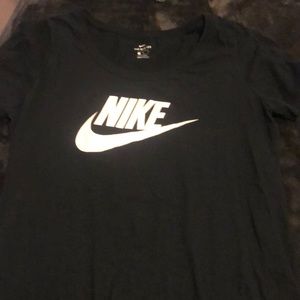 Women’s black nike t shirt